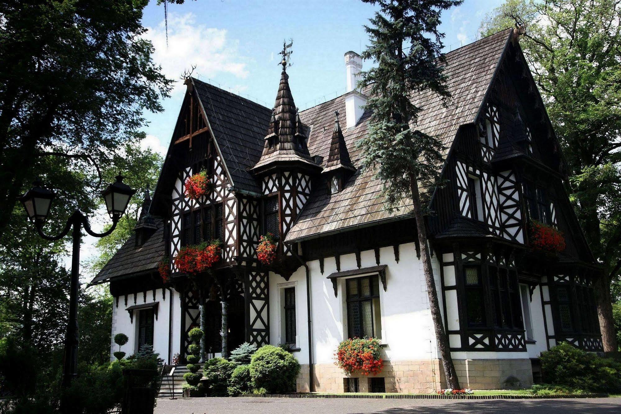 Hotel Noma Residence Zameczek Mysliwski Promnice Kobior Extérieur photo