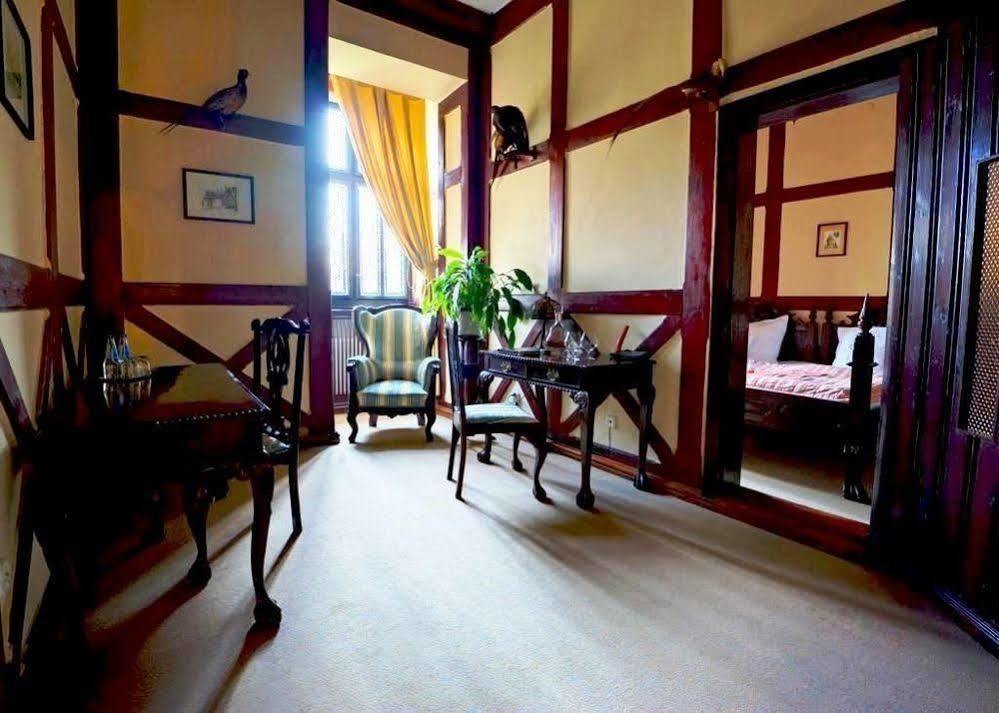 Hotel Noma Residence Zameczek Mysliwski Promnice Kobior Extérieur photo