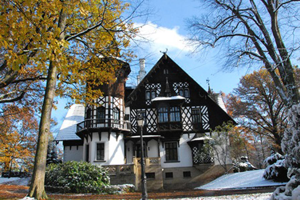 Hotel Noma Residence Zameczek Mysliwski Promnice Kobior Extérieur photo