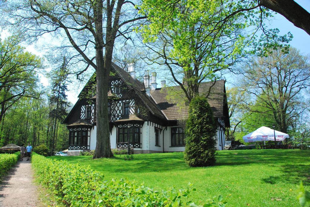 Hotel Noma Residence Zameczek Mysliwski Promnice Kobior Extérieur photo